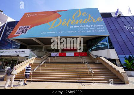 CANNES, FRANCE - 17 JUIN 2022 : Palais des Festivals et des Congrès est un centre de congrès à Cannes, en France, lieu du Festival de Cannes Banque D'Images