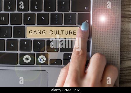 Affichage conceptuel Culture des gangs. Concept Internet Organisation particulière des criminels ou groupe de gangsters qui suivent des habitudes Banque D'Images