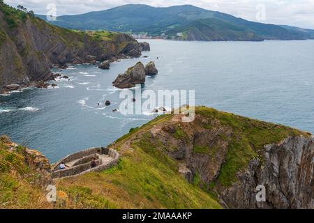 Vue sur les falaises du golfe de gascogne Banque D'Images