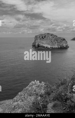 Vue sur les rochers avec l'horizon en arrière-plan Banque D'Images