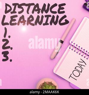 Affiche indiquant l'apprentissage à distance. Conférences pédagogiques sur les concepts d'entreprise diffusées à distance sur Internet Banque D'Images