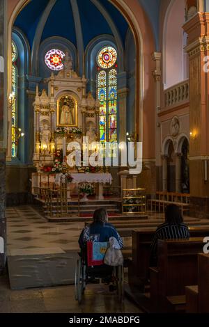 23.05.2016, Croatie, Krapina-Zagorje, Marija Bistrica - le célèbre sanctuaire marial catholique Marija Bistrica, croyants dans l'église de la Sainte Vierge Banque D'Images