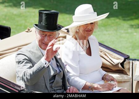 15.06.2022, Grande-Bretagne, Windsor, Ascot - HRH le Prince Charles et sa femme HRH Camilla Mountbatten Windsor, duchesse de Cornwall. 00S220615D415CAROEX. Banque D'Images