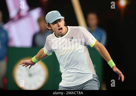 Melbourne, Australie. 19th janvier 2023. Alex de Minaur d'Australie bat Adrian Mannarino de, France., . Au John Cain Arena, Melbourne, Australie, le 19 janvier 2023. Photo de Peter Dovgan. Utilisation éditoriale uniquement, licence requise pour une utilisation commerciale. Aucune utilisation dans les Paris, les jeux ou les publications d'un seul club/ligue/joueur. Crédit : UK Sports pics Ltd/Alay Live News Banque D'Images