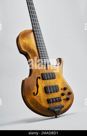 Guitare basse Marteaux Contra Banque D'Images