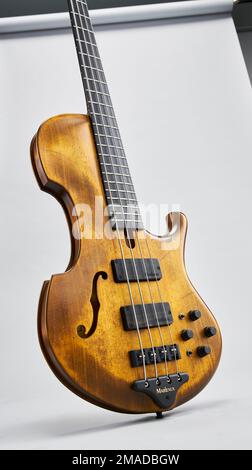 Guitare basse Marteaux Contra Banque D'Images