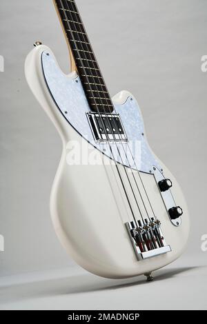 Guitare basse Wilcock Darkstar Banque D'Images