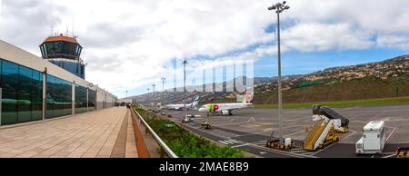 FUNCHAL, PORTUGAL - 31 décembre 2019 : dossier d'avions à l'aéroport international Cristiano Ronaldo de Madère Banque D'Images