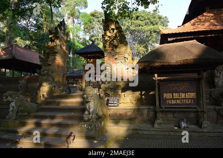 Grand temple de la mort de Padangtegal, Pura Dalem Agung Padangtegal, forêt de singes d'Ubud, Mandala Suci Wenara Wana, Ubud, régence de Gianyar, Bali, Indonésie Banque D'Images