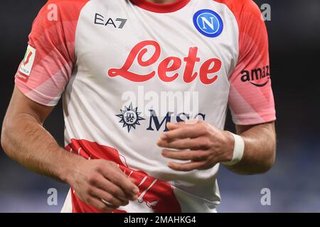 Naples, Italie. 17 janvier 2023. Gros plan de la SSC Napoli shirt édition spéciale pour la Saint-Valentin pendant le match de Coppa Italia entre SSC Napoli et les États-Unis Banque D'Images
