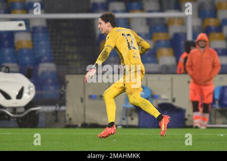 Naples, Italie. 18 janvier 2023. Marco Carnesecchi des Etats-Unis crémonais fête à la fin du match de Coppa Italia entre SSC Napoli et US crémonais à Banque D'Images