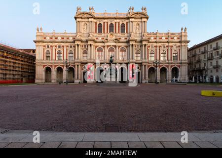 Façade arrière du Palazzo Carignano sur la Piazza Carlo Alberto (place Carlo Alberto), Turin, Italie Banque D'Images