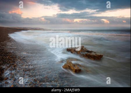 Vue sur la côte de Bulverhythe à St Leonards sur la mer Banque D'Images