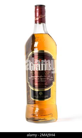 Chisinau, Moldova 10 novembre 2016: Accorde des éditions mixtes de la fût whiskey isolées sur fond blanc. Les subventions ont été produites par William Grant et Banque D'Images