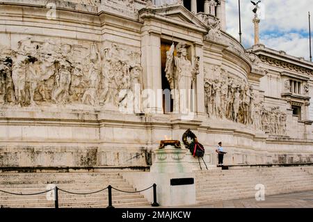 Monument national Victor Emmanuel II avec couronne. Banque D'Images