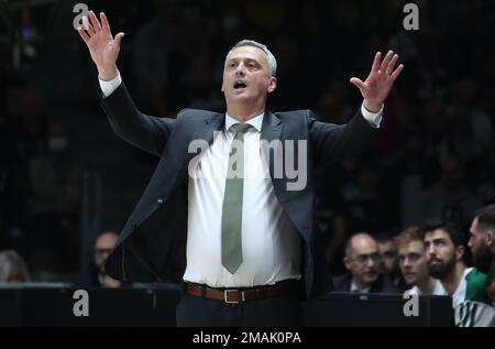 Dejan Radonjic (entraîneur en chef de Panathinaikos Athènes) 1during le match de championnat de basket-ball de l'Euroligue Segafredo Virtus Bologna vs. Panathinaikos Athènes - Bologne, 19 janvier 2023 à l'arène de Segafredo crédit: Live Media Publishing Group/Alay Live News Banque D'Images