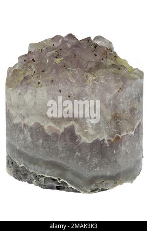 noyau de forage amethyst isolé sur fond blanc Banque D'Images