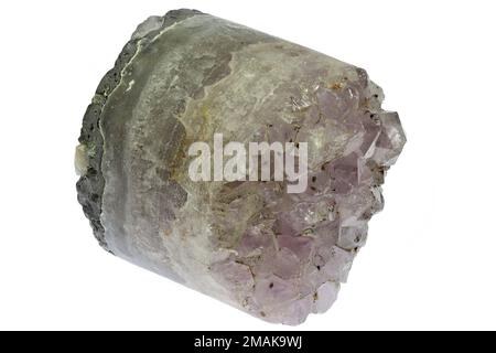 noyau de forage amethyst isolé sur fond blanc Banque D'Images