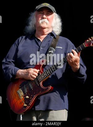 19 janvier 2023 - David Crosby, le chanteur, auteur-compositeur et guitariste et membre des Byrds et Crosby, Stills & Nash, est décédé à l'âge de 81 ans après une longue maladie. Photo du dossier : 27 juin 2010 - Londres, Angleterre - Hard Rock Calling Day Three à Hyde Park. (Credit image: © Martin Harris/AdMedia via ZUMA Press Wire) USAGE ÉDITORIAL SEULEMENT! Non destiné À un usage commercial ! Banque D'Images