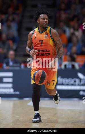 Valence, Espagne. 19th janvier 2023. Chris Jones du panier de Valence vu en action pendant le match 2022/2023 de Turkish Airlines 4 entre Valencia basket et l'équipe de Pestizan Belgrade à la Cour municipale de Fuente de San Luis. (Note finale: Valencia basket 89:81PArtizan Belgrade) crédit: SOPA Images Limited/Alay Live News Banque D'Images