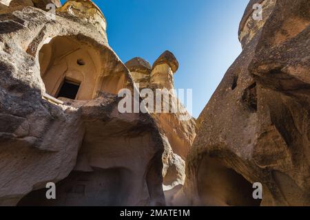 Paysage d'automne. Vue sur les formations de champignons de Cappadoce, Turquie. Banque D'Images