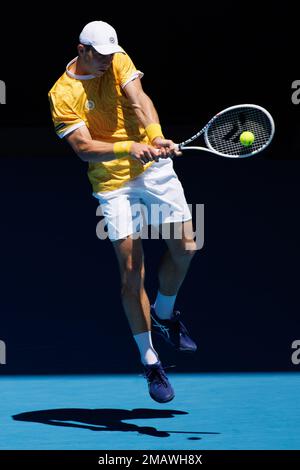 Melbourne, Australie. 20th janvier 2023. Tallon GRIEKSPOOR des pays-Bas en action contre 3rd semences Stefanos TSIPSAS de Grèce dans le match des hommes célibataires le jour 5 de l'Open australien 2023 sur Rod laver Arena, à Melbourne, en Australie. Sydney Low/Cal Sport Media. Crédit : csm/Alay Live News Banque D'Images