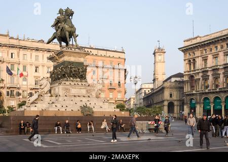 Vue du Monument au roi Victor Emmanuel II situé sur la Piazza del Duomo (place de la cathédrale), la place principale de la ville Banque D'Images