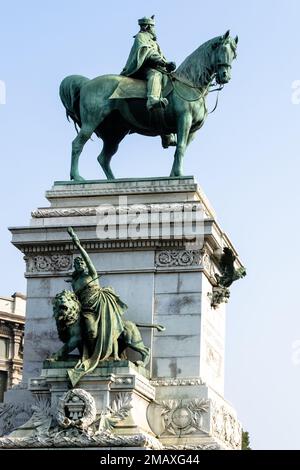 Détail architectural du monument de Milan, Italie, à Giuseppe Garibaldi, un général italien qui a contribué à l'unification italienne Banque D'Images