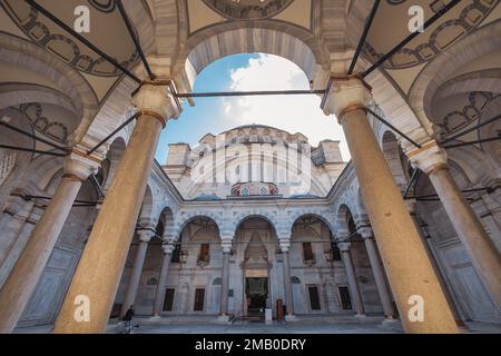 Cour de la Mosquée Bayezid II à Istanbul Banque D'Images