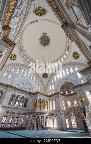 Istanbul, Turquie . Intérieur de la mosquée Bayezid à Istanbul. Architecture de la mosquée. nouvelle année islamique Banque D'Images