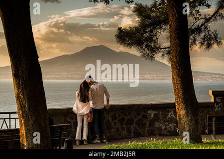 Italie, Campanie, Sorrento Coast - Vico Equense, Villetta Paradiso un parc paisible, pittoresque, jardin intime, côté falaise sur la côte avec des vues vives Banque D'Images