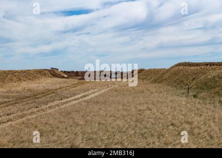 La société 133rd Engineer approche de la fin de sa formation de préparation innovante au complexe sportif de tir du comté de Laramie à Cheyenne, WyO., 10 juin 2022. Le projet prévoyait l'ajout d'une voie de tir de 300 yards aux voies existantes du complexe. Le projet IRT aide à maintenir la compagnie formée et prête, tout en fournissant un service à la communauté. Banque D'Images