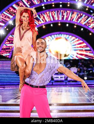 Birmingham, Royaume-Uni. 19th janvier 2023. Dianne Buswell et Tyler West ont assisté à la photo de lancement de la tournée « trictitly Come Dancing: The Live Tour » à l'Utilita Arena de Birmingham. Crédit : SOPA Images Limited/Alamy Live News Banque D'Images