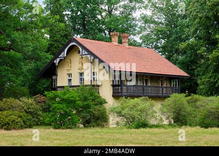 Kavalierhaus dans le parc Azalea et Rhododendron Kromlau, Gablenz, Saxe, Allemagne Banque D'Images