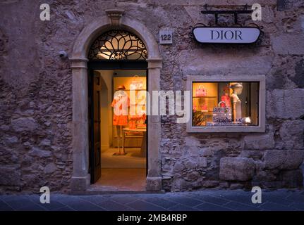 Boutique Christian Dior, Corso Umberto, vieille ville de Taormina, Sicile, Italie Banque D'Images