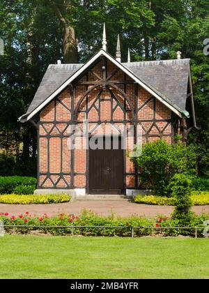 Salon de thé dans le parc du Château, maison du jardin historique, Ahaus, Muensterland, Westphalie, Rhénanie-du-Nord-Westphalie, Allemagne Banque D'Images