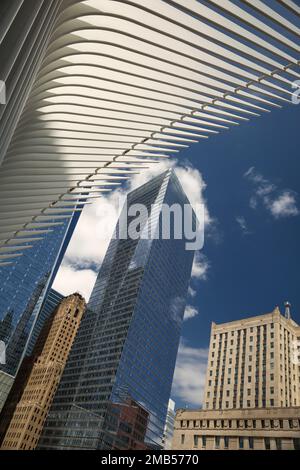 Vue à angle bas d'une partie du complexe du World Trade Center de New York Banque D'Images