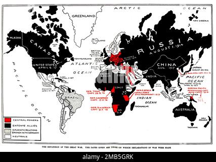 Expansion de la guerre - dates sur lesquelles les déclarations de guerre ont été faites (carte colorée) dans le livre The Story of the Great War; The Complete history of events to date DIPLOMATIQUES ET LES DOCUMENTS D'ÉTAT par Reynolds, Francis Joseph, 1867-1937; Churchill, Allen Leon; Miller, Francis Trevelyan, 1877-1959; Wood, Leonard, 1860-1927; Knight, Austin Melvin, 1854-1927; Palmer, Frederick, 1873-1958; Simonds, Frank Herbert, 1878-; Ruhl, Arthur Brown, 1876- Volume V publié en 1916 Banque D'Images