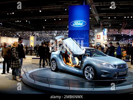 Salon de l'auto de Stockholm, Älvsjö, Stockholm, Suède. Dans la photo: La Ford Iosis, berline concept car, de Ford Europe. Banque D'Images