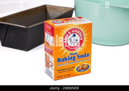 Le bicarbonate de sodium, communément appelé bicarbonate de soude, est un composé chimique dont la formule est NaHCO3. Banque D'Images