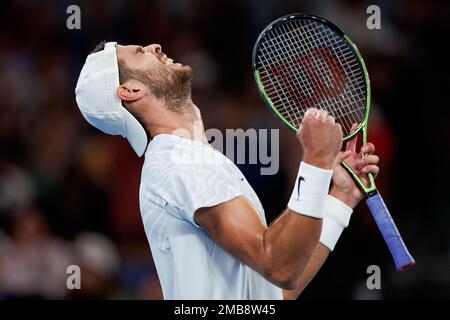 Melbourne Park 20/1/2023. Karen KHACHANOV (RUS) bat Frances TIAFOE (USA) à l'Open d'Australie de 2023. Corleve/Alay Live News Banque D'Images