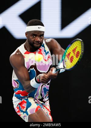 Melbourne Park 20/1/2023. Frances TIAFOE (Etats-Unis) en action contre Karen KHACHANOV (RUS) à l'Open d'Australie de 2023. Corleve/Alay Live News Banque D'Images