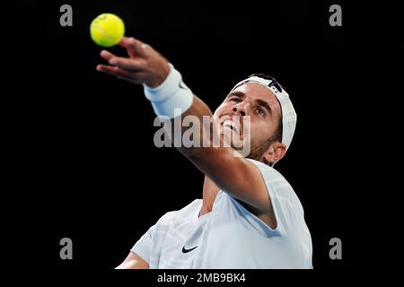 Melbourne Park 20/1/2023. Karen KHACHANOV (RUS) en action contre Frances TIAFOE (USA) lors de l'Open d'Australie de 2023. Corleve/Alay Live News Banque D'Images