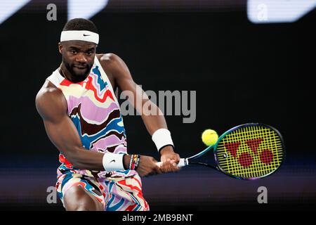 Melbourne Park 20/1/2023. Frances TIAFOE (Etats-Unis) en action contre Karen KHACHANOV (RUS) à l'Open d'Australie de 2023. Corleve/Alay Live News Banque D'Images