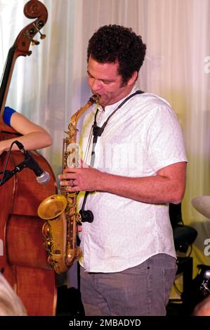 Greg Ward, Linda May Han Oh Quartet, Watermill Jazz Club, Dorking, Surrey, 26 octobre 2021. Banque D'Images