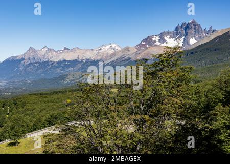 Vue sur la montagne au point de vue Mirador Cerro Castillo en Patagonie, Chili Banque D'Images