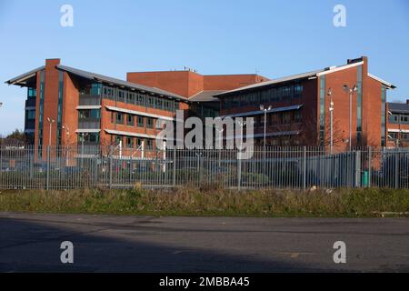 St. Johns House, un bureau utilisé par HMRC qui est situé dans la ville de Bootle, Sefton, qui rejoint la ville de Liverpool. Il a été annoncé en 2015 que le HMRC devait fermer son bureau à Triad House à Bootle, ce qui, selon les craintes, entraînerait des pertes d'emplois dans la ville, les derniers emplois restant à St. Johns House devrait être transférée d'ici septembre 2022. L'installation a finalement été liquidée à la fin de 2021. Image illustrant le programme de mise à niveau du gouvernement britannique. Banque D'Images