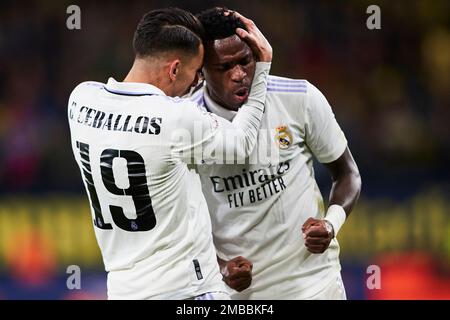 Vinicius Jr (Real Madrid, #20) et Dani Ceballos (Real Madrid, #19) célèbrent après avoir marqué le but Banque D'Images