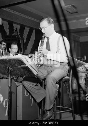 Portrait de Benny Goodman, 400 Restaurant, New York, New York, env. Juillet 1946. Banque D'Images