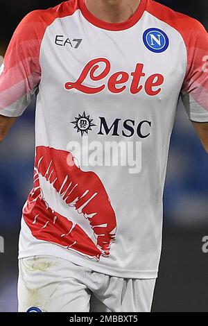 NAPLES, ITALIE - JANVIER, 17: À la maison cette édition limitée SSC Napoli Valentine's Day shirt porté pour le groupe de coppa Italia match entre SSC Napoli Banque D'Images